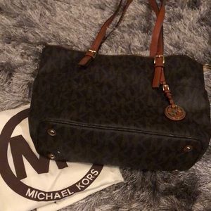 MK tote